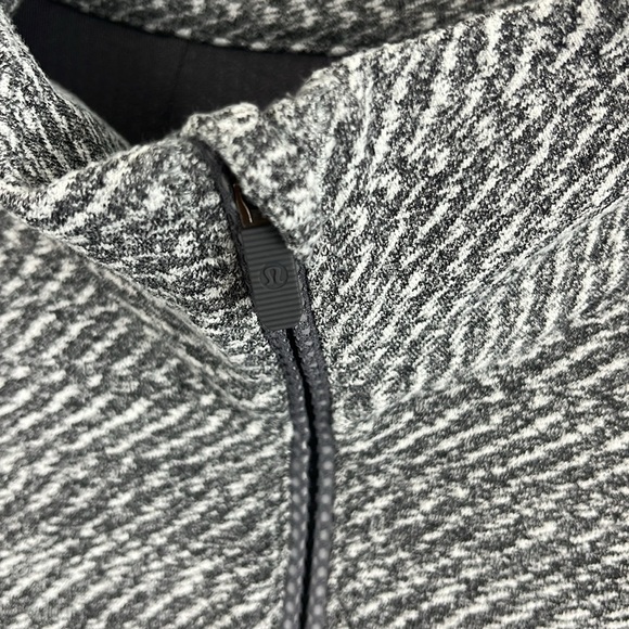 Lululemon Outrun Black and White Pullover - Picture 7 of 10
